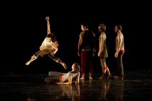 Doug Varone and Dancers in “Castles;” photo Christopher Duggan Doug Varone and Dancers in “Castles;” photo Christopher Duggan