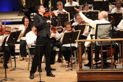 Joshua Bell performs Tchaikovsky's Violin Concerto with the BSO and Rafael Fruhbeck de Burgos; Hilary Scott photo.
