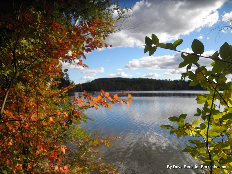 Bullard Woods, Lenox, MA Stockbridge Bowl fall foliage
